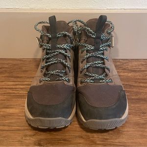 Teva Grandview GTX Mid Hiking Shoes - Women's